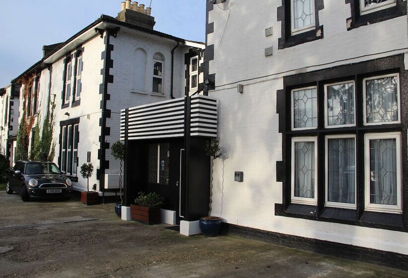 민박 The Firs Lodge