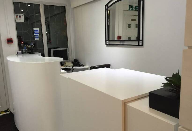 민박 The Firs Lodge