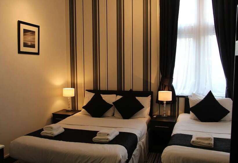 민박 The Firs Lodge