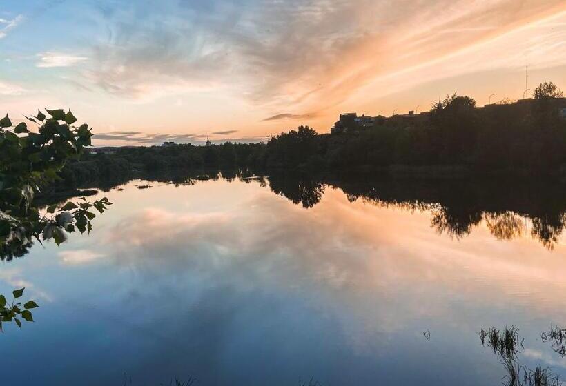 Casablanca Hotel Studios