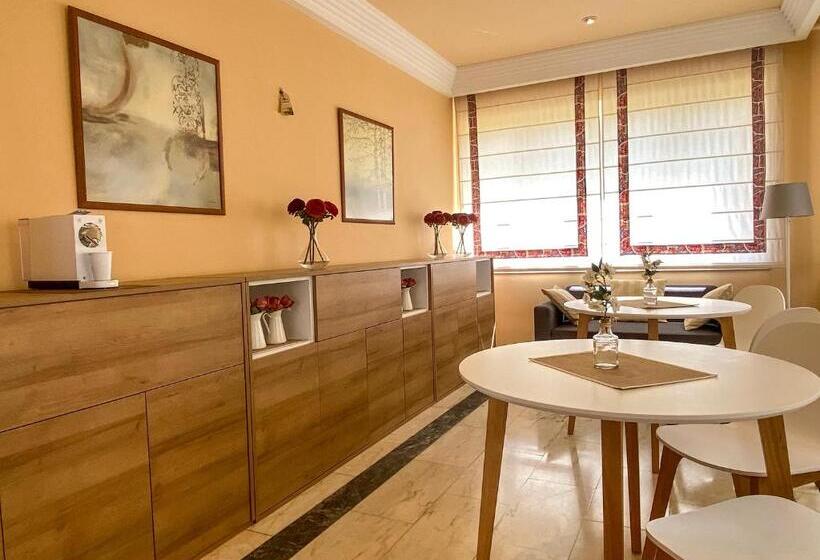 Casablanca Hotel Studios