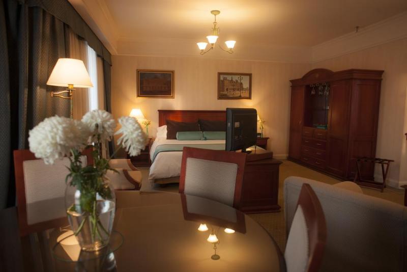 Epic Hotel Villa Mercedes