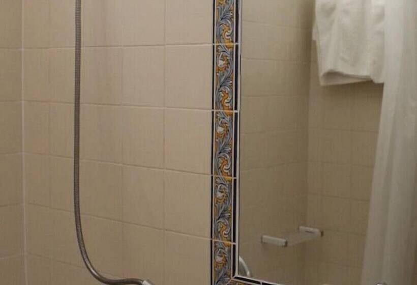 פונדק Canavial Garden   Adults Only