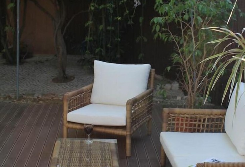 פונדק Canavial Garden   Adults Only