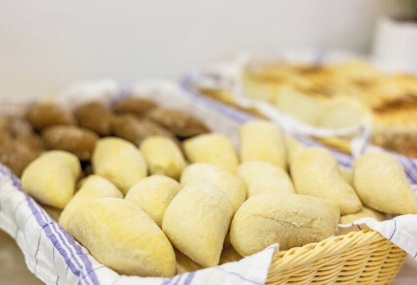 مسافرخانه Minimino