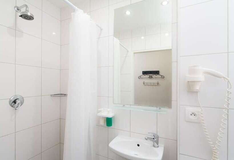 مسافرخانه Minimino