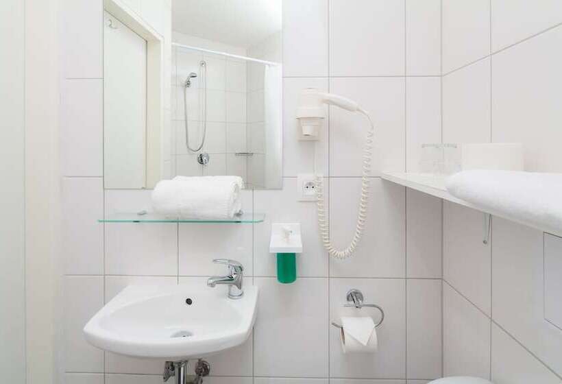 مسافرخانه Minimino