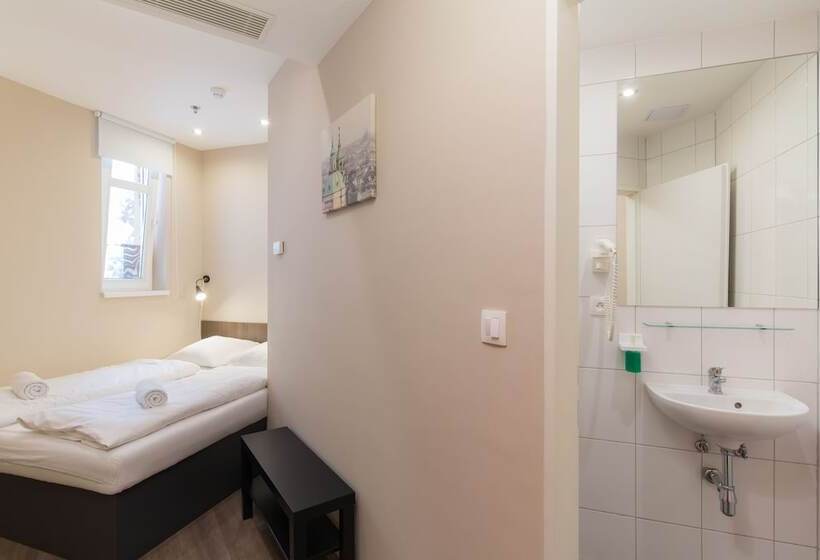 مسافرخانه Minimino