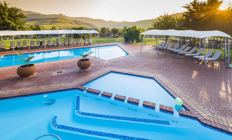 בית מלון כפרי Aha Alpine Heath Resort
