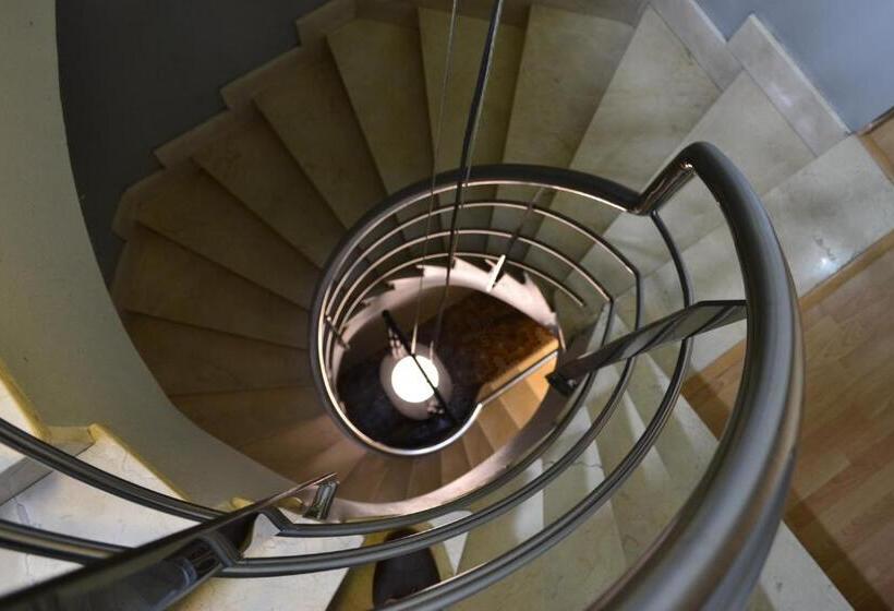 هتل Alda Palacio Valdes