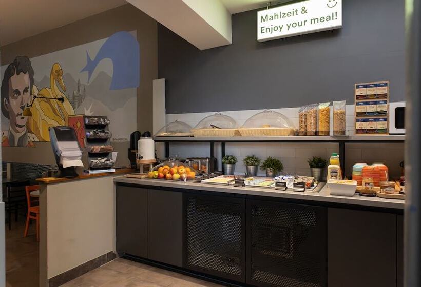 هتل a&o München Hauptbahnhof