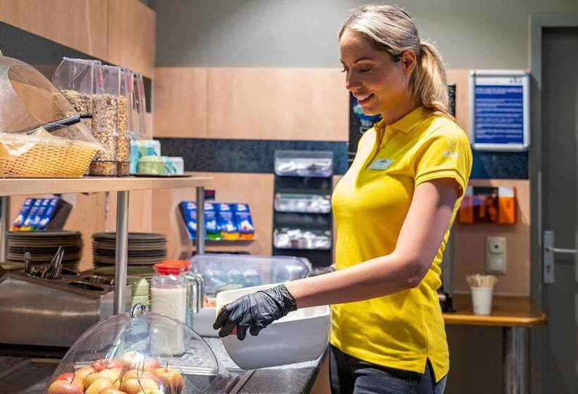 هتل a&o München Hauptbahnhof