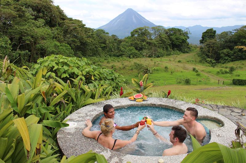 فندق Arena Logde