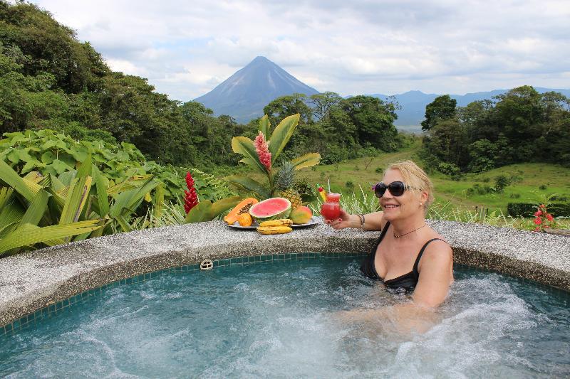 فندق Arena Logde