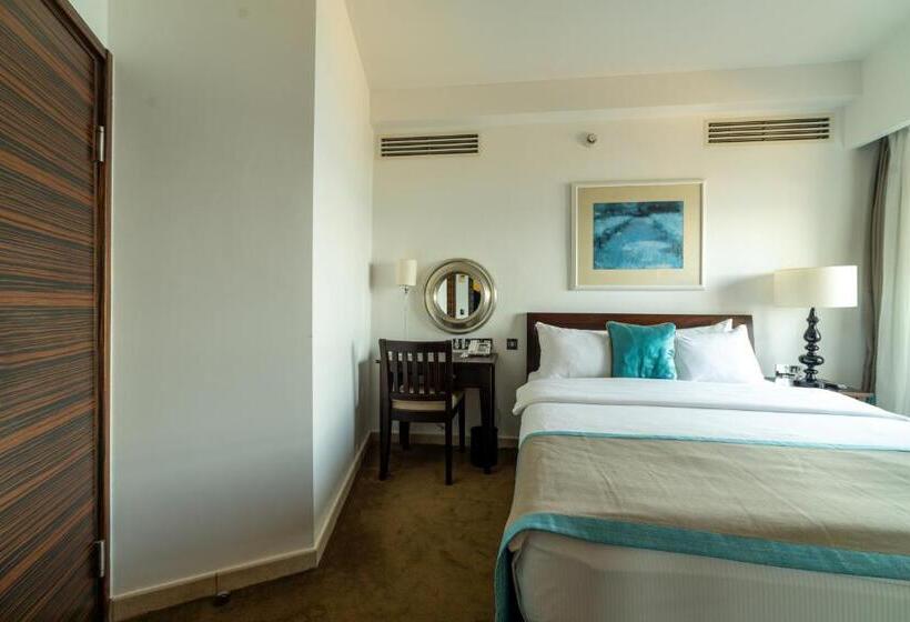 Отель Arkin Palm Beach