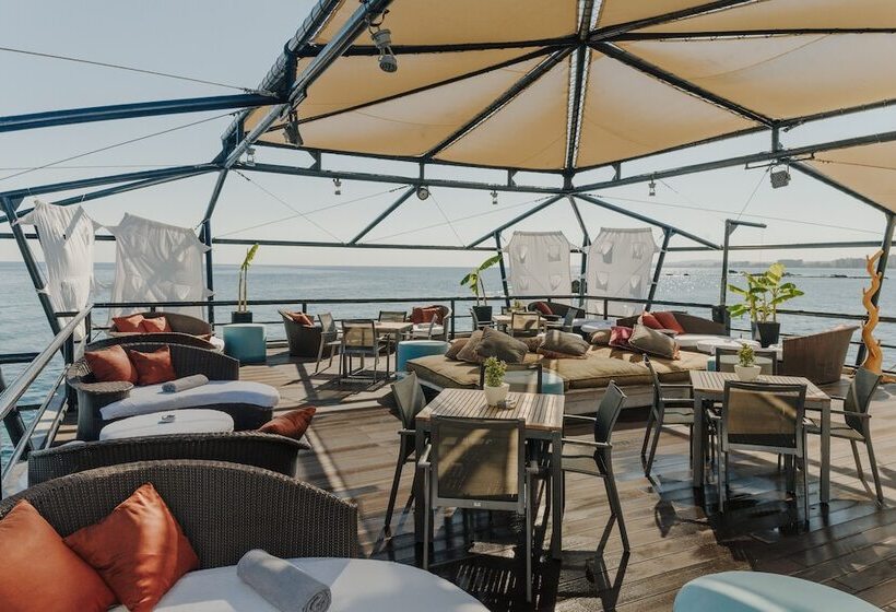 Отель Arkin Palm Beach