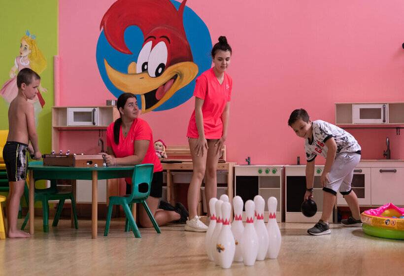 Constantinou Bros Athena Beach Hotel