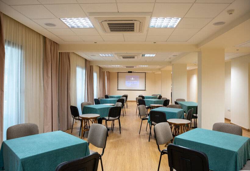 Constantinou Bros Athena Beach Hotel