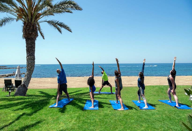 Constantinou Bros Athena Beach Hotel