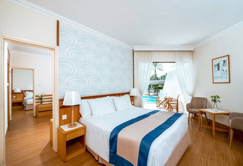 Constantinou Bros Athena Beach Hotel