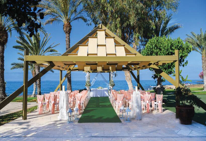 Constantinou Bros Athena Beach Hotel