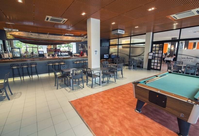 Azuline Hotel Pacific