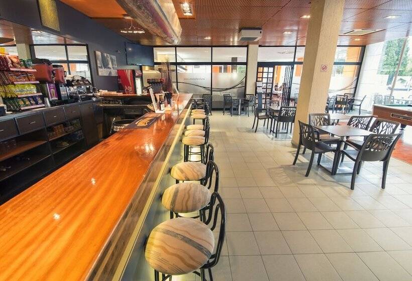 Azuline Hotel Pacific