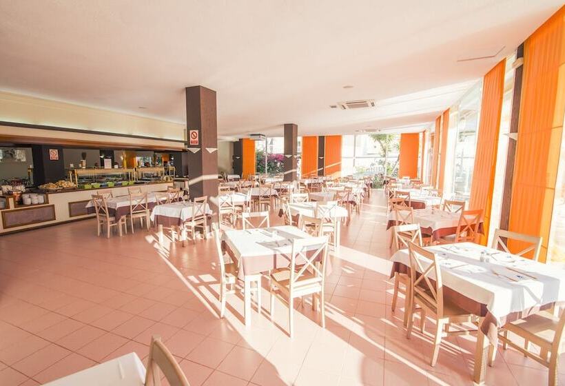 Azuline Hotel Pacific