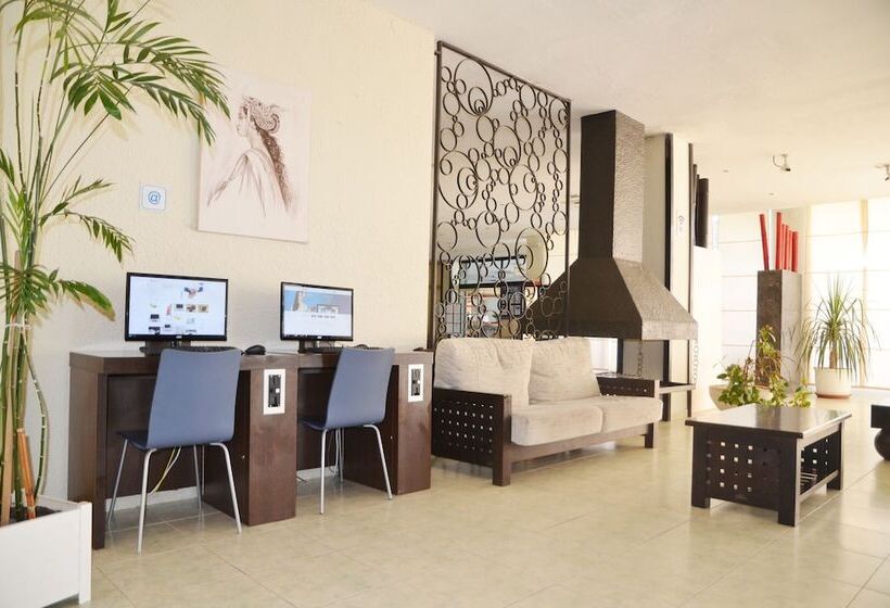 Azuline Hotel Pacific