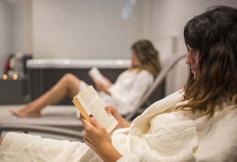 Azuline Hotel Pacific