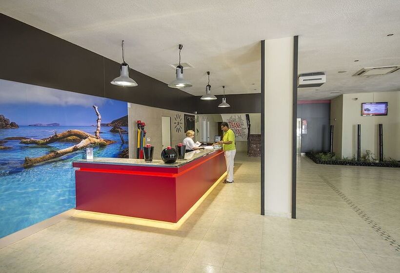 Azuline Hotel Pacific