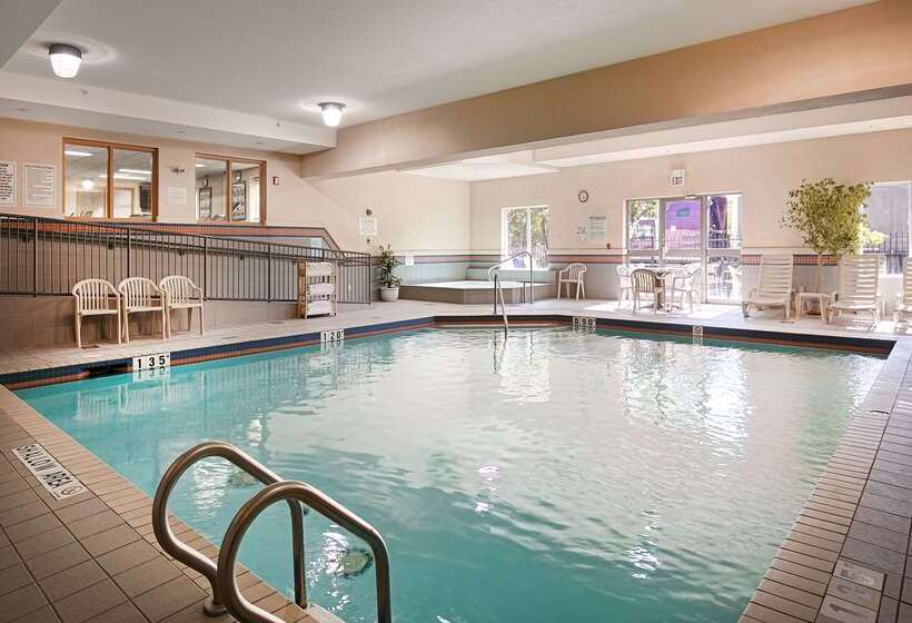 فندق Best Western Plus Burlington Inn & Suites