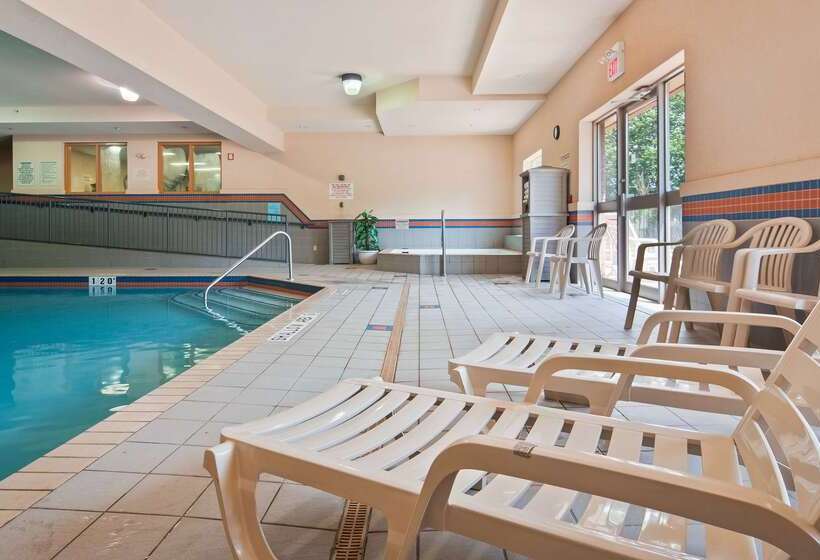 فندق Best Western Plus Burlington Inn & Suites