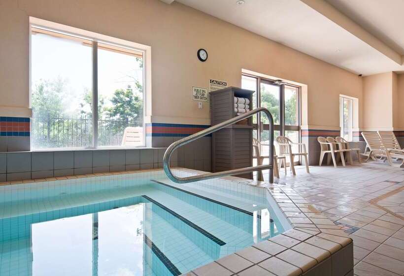 فندق Best Western Plus Burlington Inn & Suites