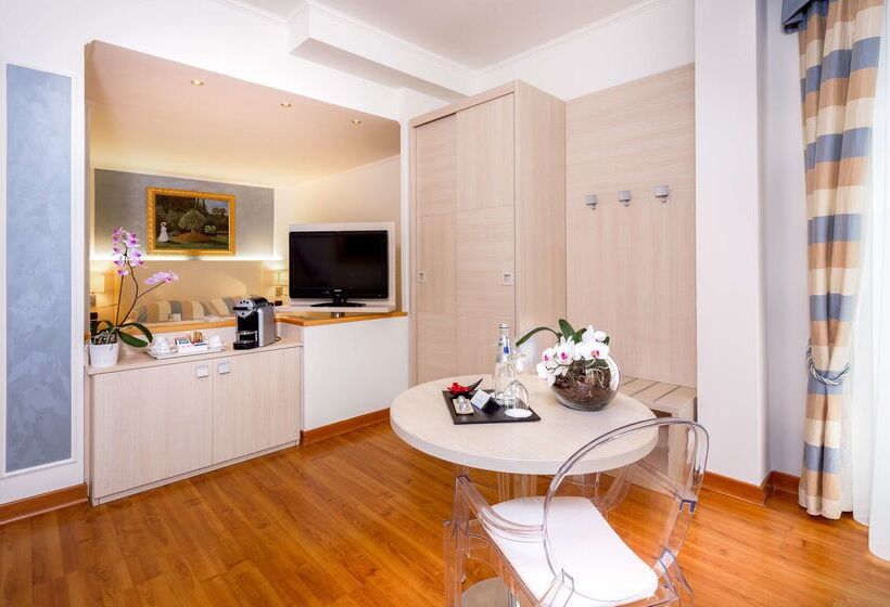 Отель Best Western Plus Tigullio Royal