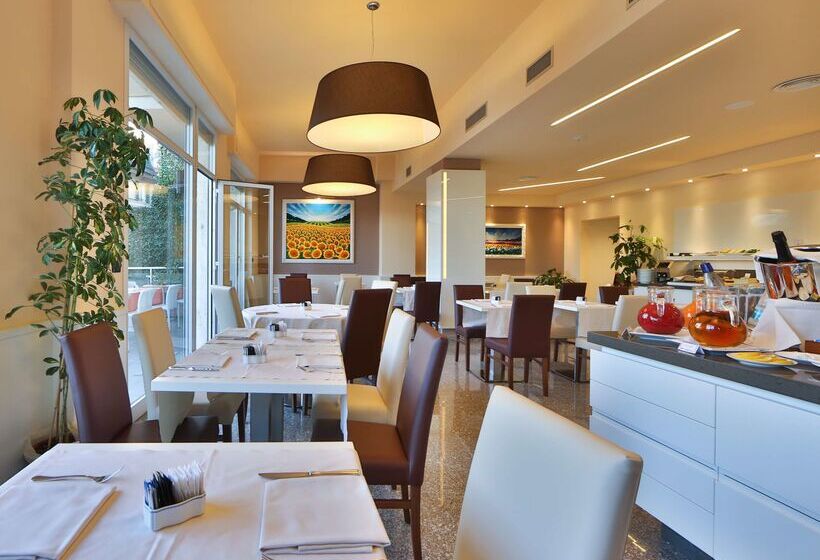 Отель Best Western Plus Tigullio Royal