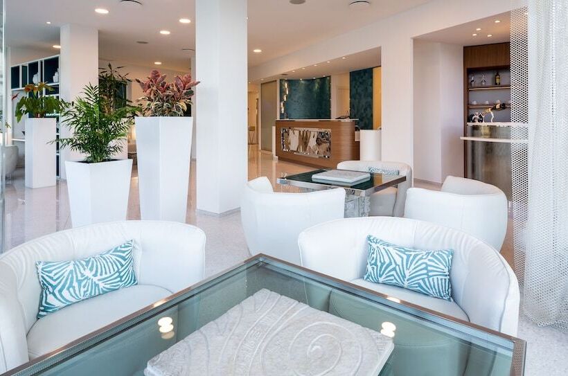 هتل Best Western Plus Tigullio Royal