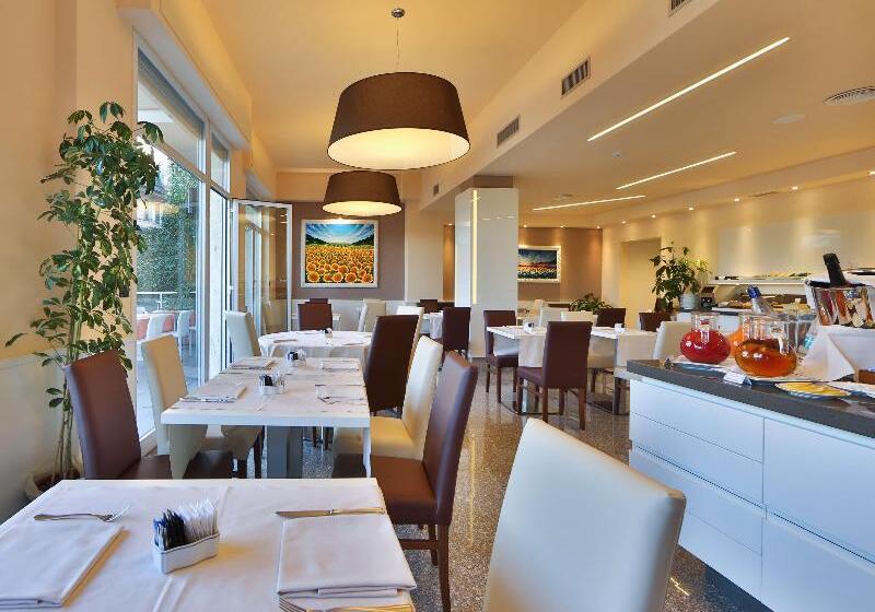 هتل Best Western Plus Tigullio Royal