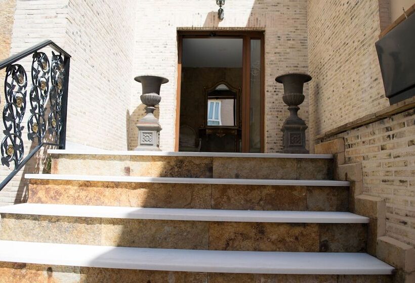 هتل Caballero Errante