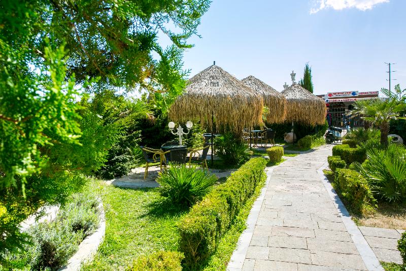 Отель Chaika Beach Resort