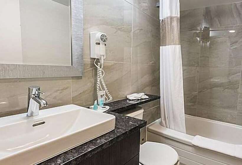 호텔 Chrome Montreal Centreville