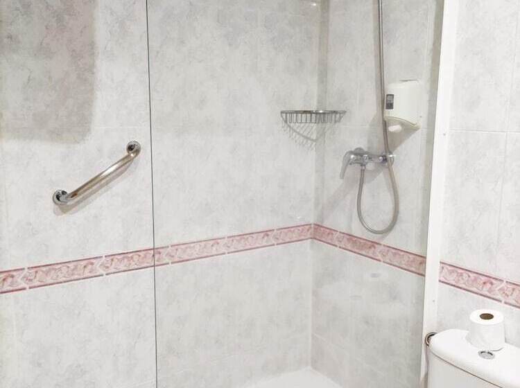 هتل Ciudad De Navalcarnero