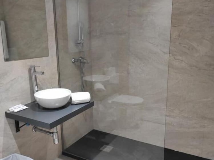 هتل Ciudad De Navalcarnero