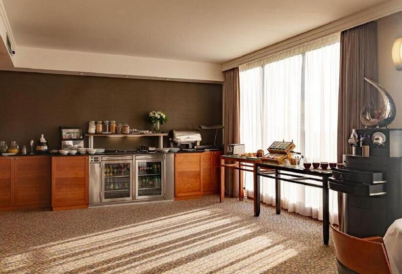 Отель Crowne Plaza Brussels Airport, An Ihg