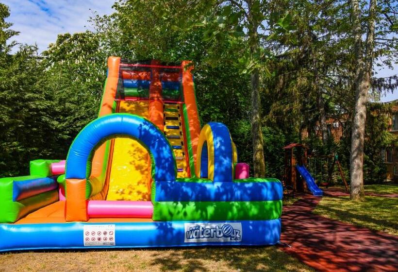 בית מלון כפרי Dana Resort