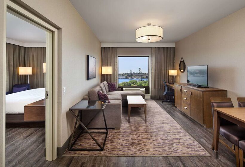 هتل Doubletree By Hilton Halifax Dartmouth