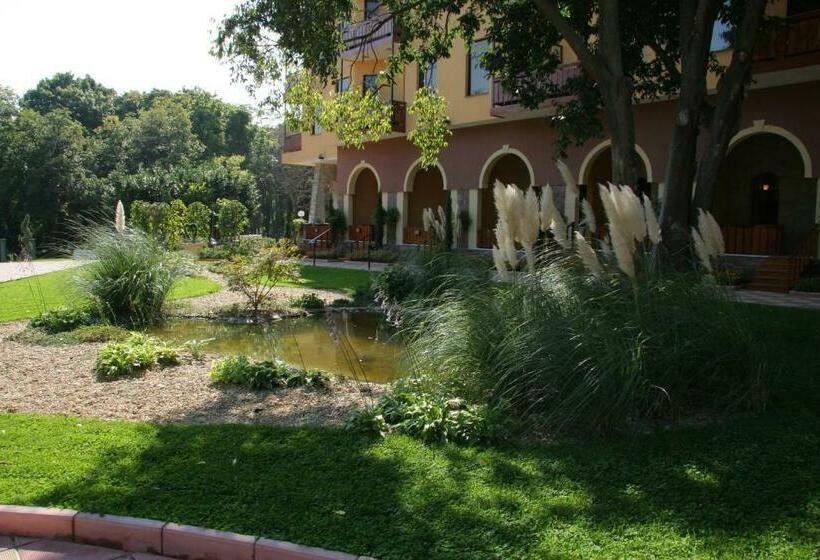 Estreya Residence Hotel And Spa