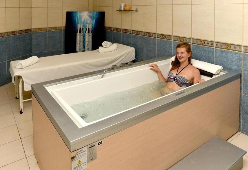 Estreya Residence Hotel And Spa