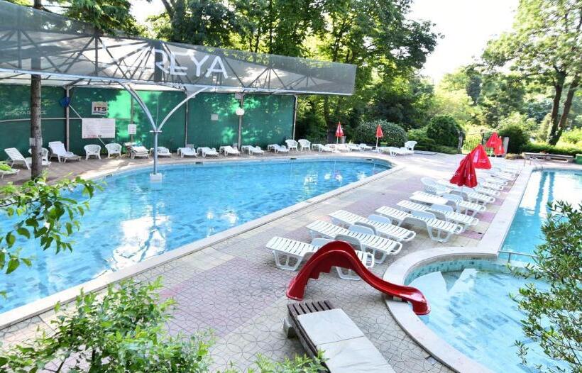 Estreya Residence Hotel And Spa