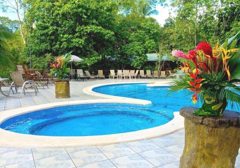 فندق Evergreen Lodge